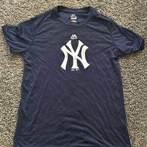 NY Yankees Girls Youth Graphic Tee Size 10/12 Majestic MLB Baseball Shirt
